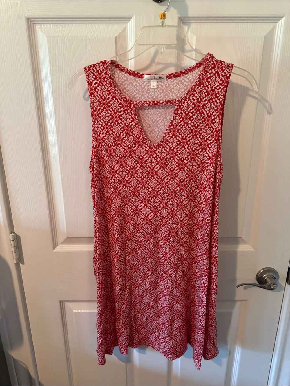 nine britton Red and White Sleeveless V-Notch Casual Dress